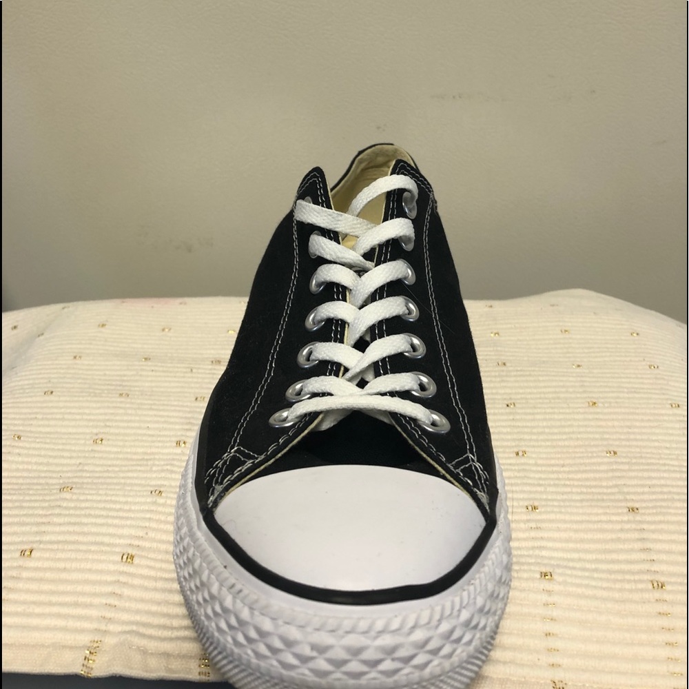 NWOT Converse shoes for men